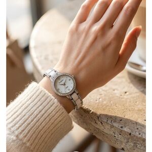 Amitron Now diamond-like bezel, silver and white bracelet, NEW BATTERY EUC